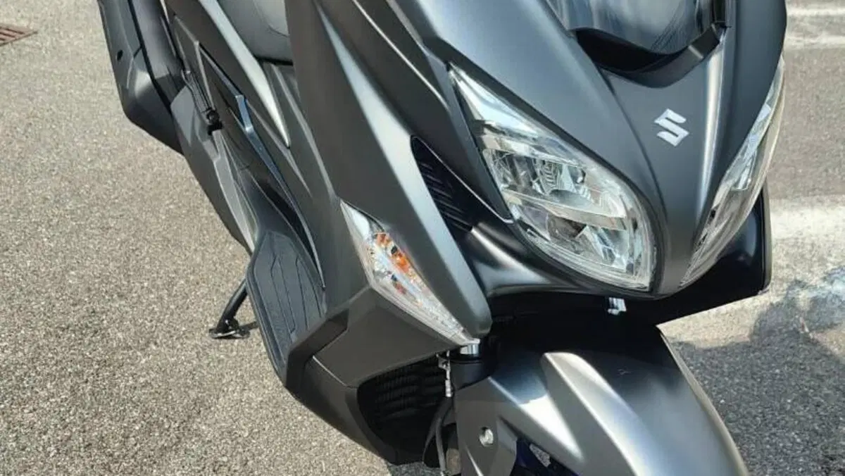 Suzuki Burgman 400 (2022 - 24)  (3)
