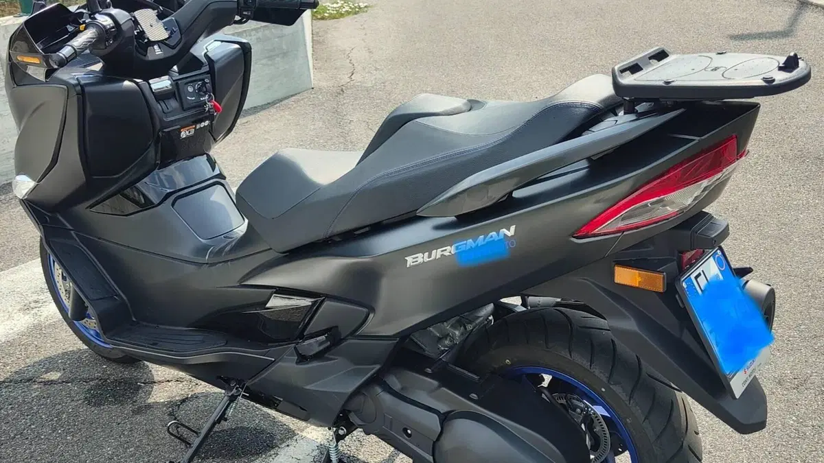 Suzuki Burgman 400 (2022 - 24)  (8)