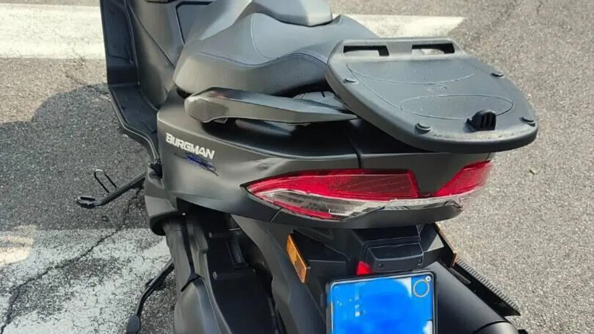 Suzuki Burgman 400 (2022 - 24)  (9)
