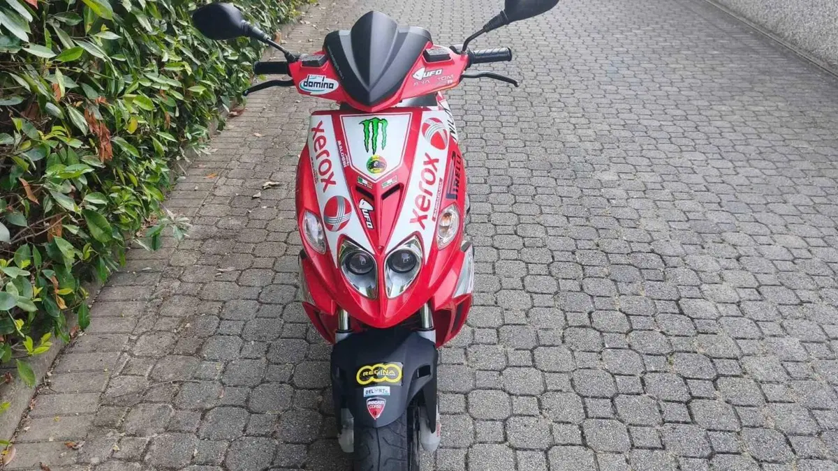 Malaguti F12 Phantom 50 R Liquid Cooled (2008 - 11) 