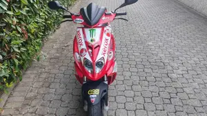 Malaguti F12 Phantom 50 R Liquid Cooled (2008 - 11) 