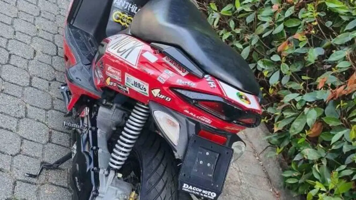 Malaguti F12 Phantom 50 R Liquid Cooled (2008 - 11)  (3)