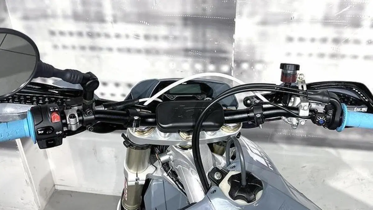 Tm Moto SMR 125 ES Fi 2T (2025)  (9)
