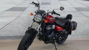 Royal Enfield Meteor 350 (2021 - 26)  (2)