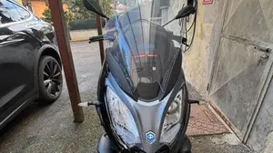 Piaggio MP3 310 (2025 - 26)  (6)