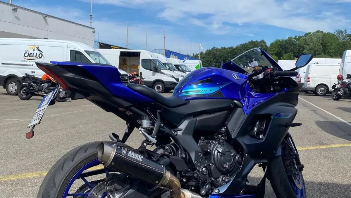 Yamaha YZF R7 (2021 - 25)  (4)