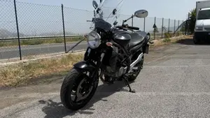 Suzuki Gladius 650 SFV (2009 - 15)  (4)