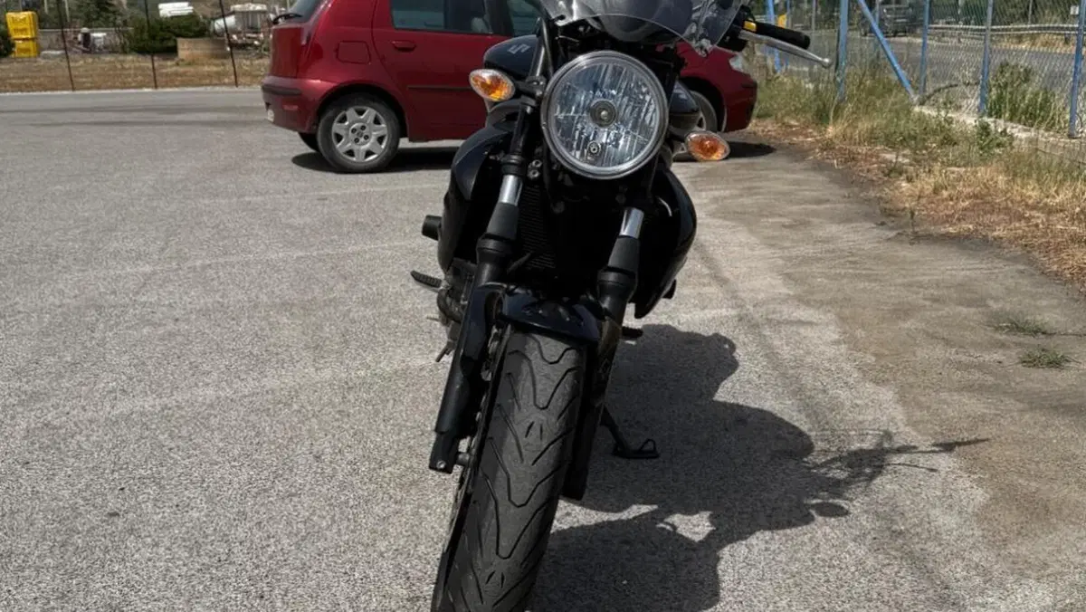 Suzuki Gladius 650 SFV (2009 - 15)  (7)