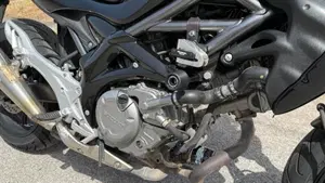 Suzuki Gladius 650 SFV (2009 - 15)  (15)