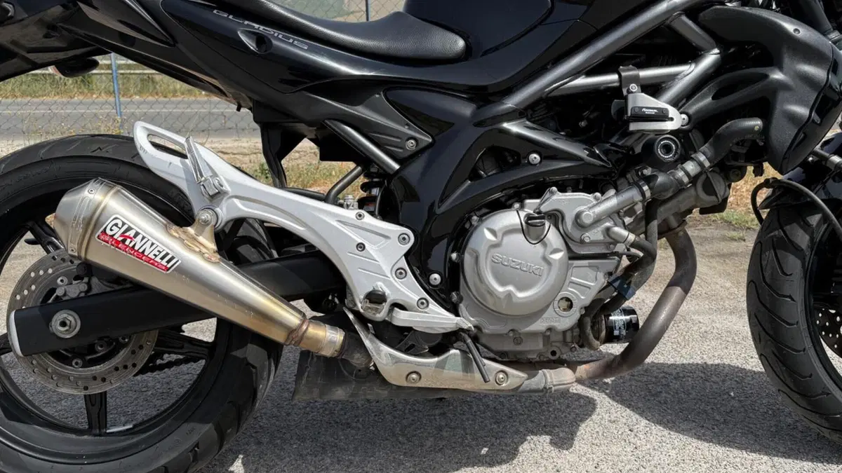Suzuki Gladius 650 SFV (2009 - 15)  (16)