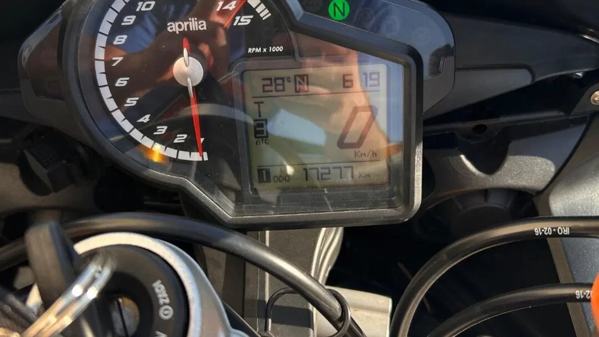 Aprilia RSV4 RF ABS (2015 - 17)  (3)