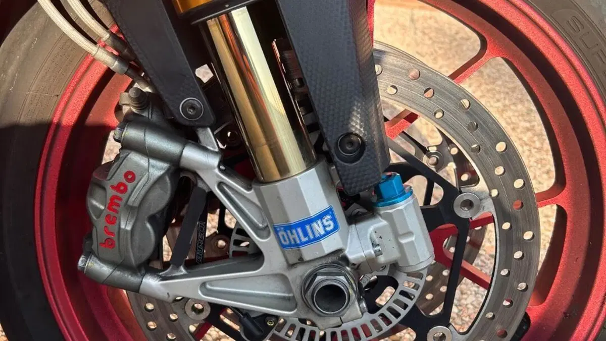 Aprilia RSV4 RF ABS (2015 - 17)  (6)