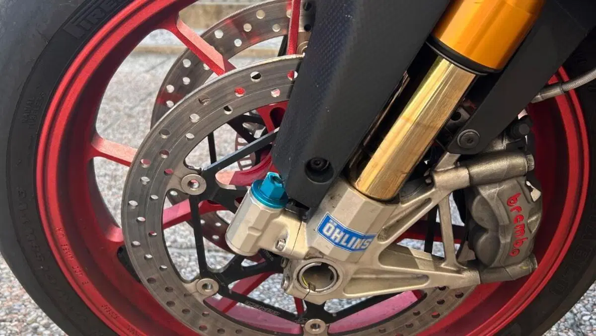 Aprilia RSV4 RF ABS (2015 - 17)  (7)