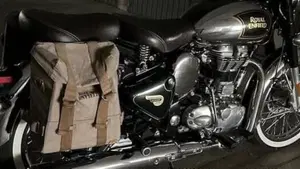Royal Enfield Classic 500 EFI - Chrome (2017 - 20)  (2)