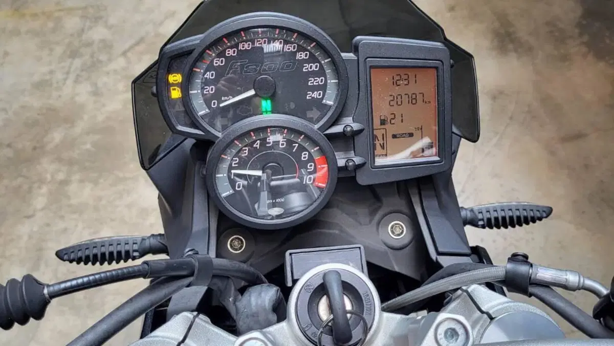 Bmw F 800 R (2017 - 20)  (7)