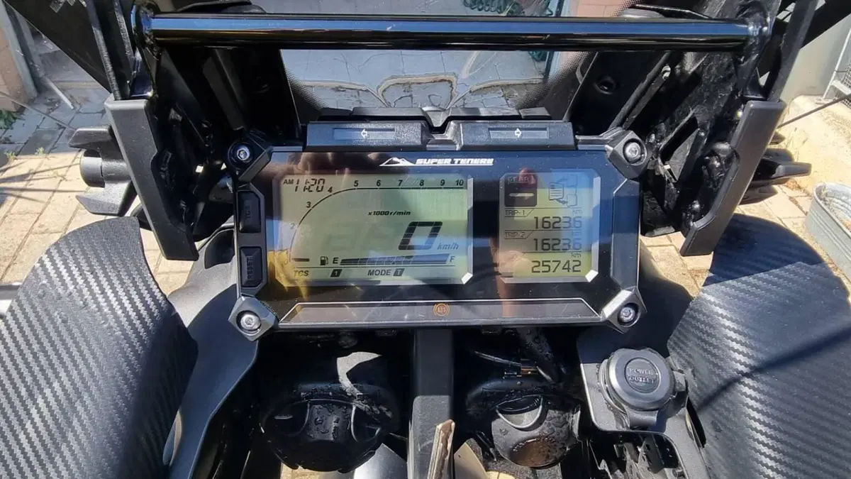 Yamaha XT1200Z Super Ténéré ABS (2017 - 20)  (4)