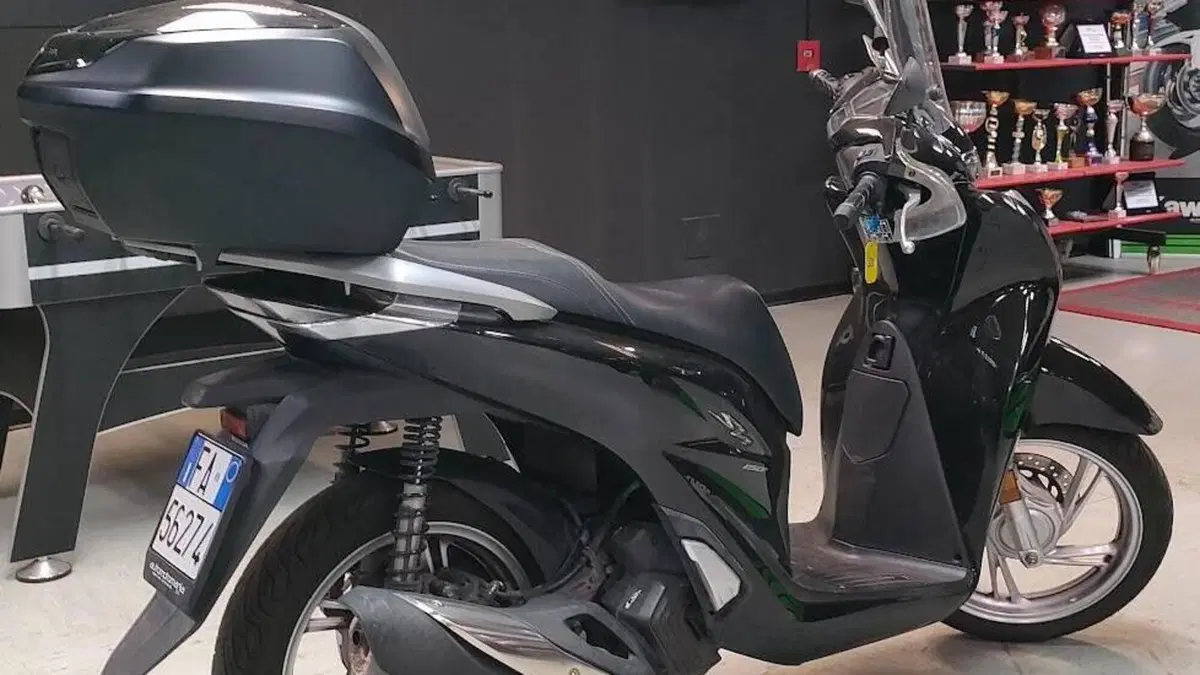 Honda SH 150i (2020 - 23)  (2)