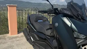 Yamaha X-Max 300 Tech Max (2021 - 24)  (2)