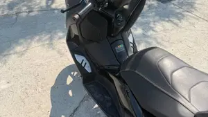 Yamaha X-Max 300 Tech Max (2021 - 24)  (4)