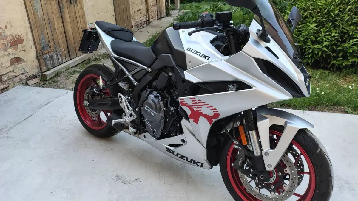Suzuki GSX-8R (2024 - 26)  (3)