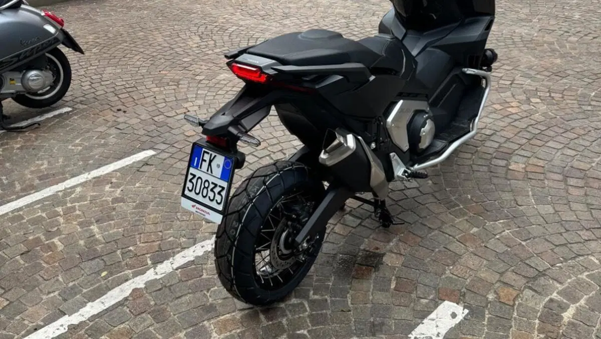 Honda X-ADV 750 DCT Adventure (2021 - 24)  (2)