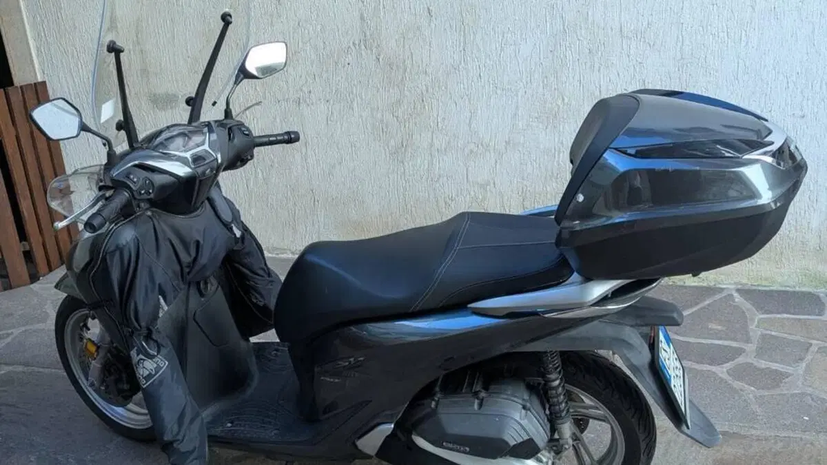 Honda SH 150i (2020 - 23)  (2)