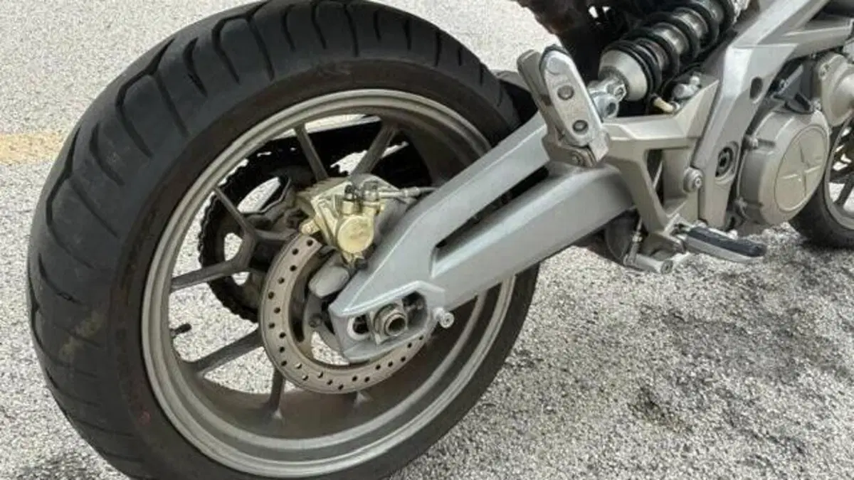 Aprilia Shiver 750 GT (2009 - 11)  (10)