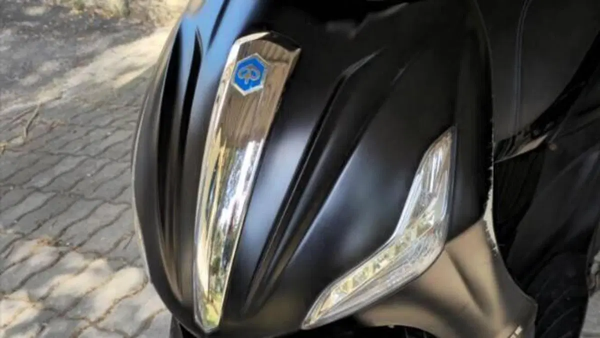 Piaggio Beverly 350 Police ABS-ASR (2018 - 20)  (4)
