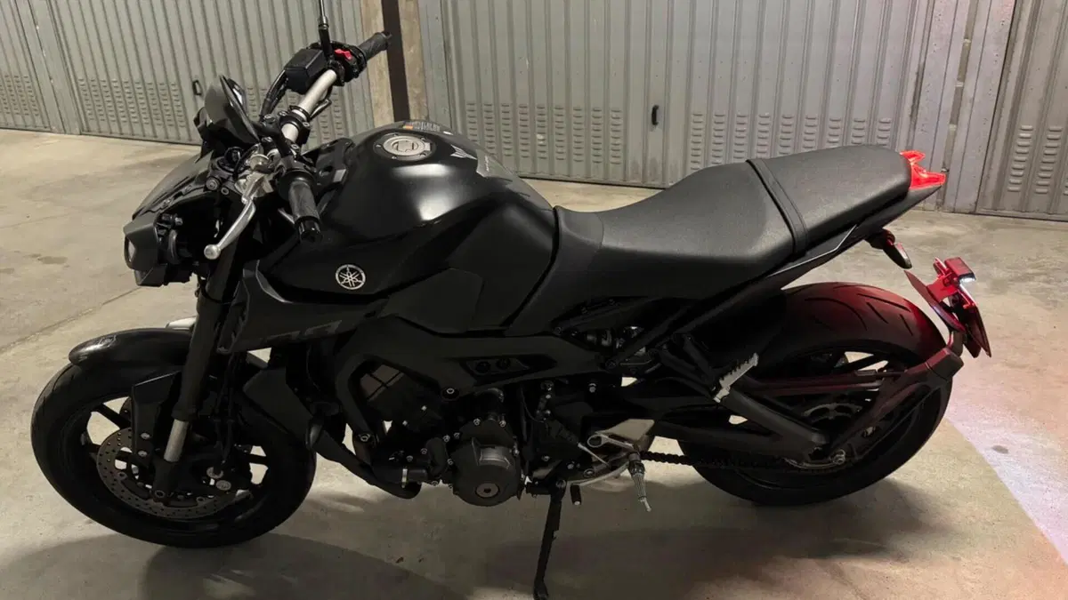 Yamaha MT-09 ABS (2016)  (2)