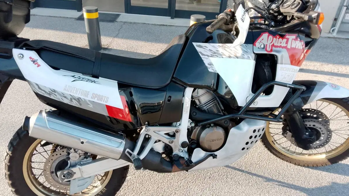 Honda Africa Twin XRV 750 (1992)  (3)
