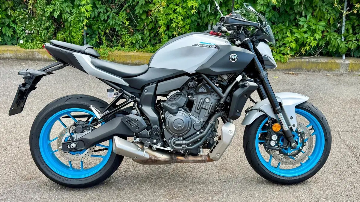Yamaha MT-07 Y-AMT (2025 - 26)  (2)