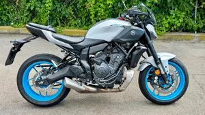 Yamaha MT-07 Y-AMT (2025 - 26)  (2)