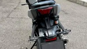 Yamaha MT-07 Y-AMT (2025 - 26)  (4)
