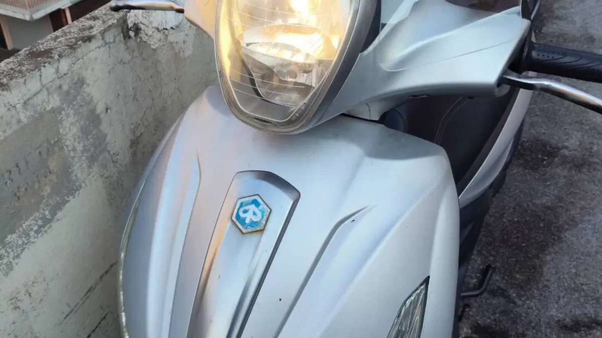 Piaggio Beverly 300 i.e. ABS-ASR (2016 - 20)  (6)