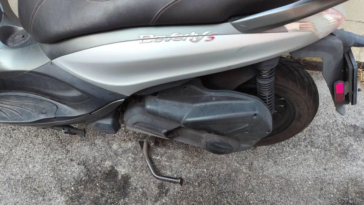 Piaggio Beverly 300 i.e. ABS-ASR (2016 - 20)  (7)