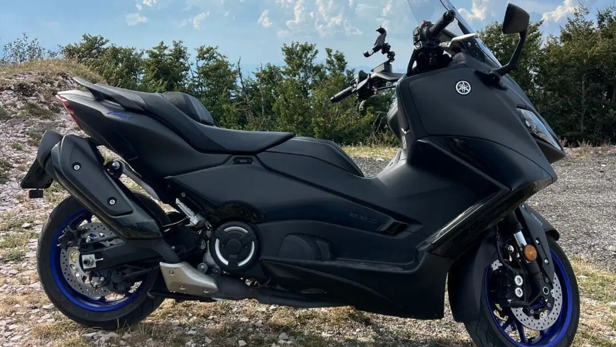 Yamaha T-Max 560 (2022 - 24)  (2)