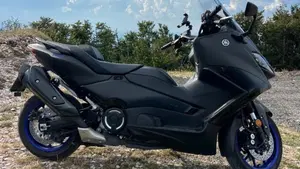 Yamaha T-Max 560 (2022 - 24)  (2)