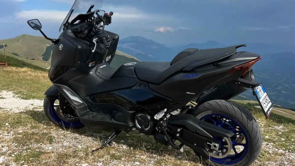 Yamaha T-Max 560 (2022 - 24)  (4)