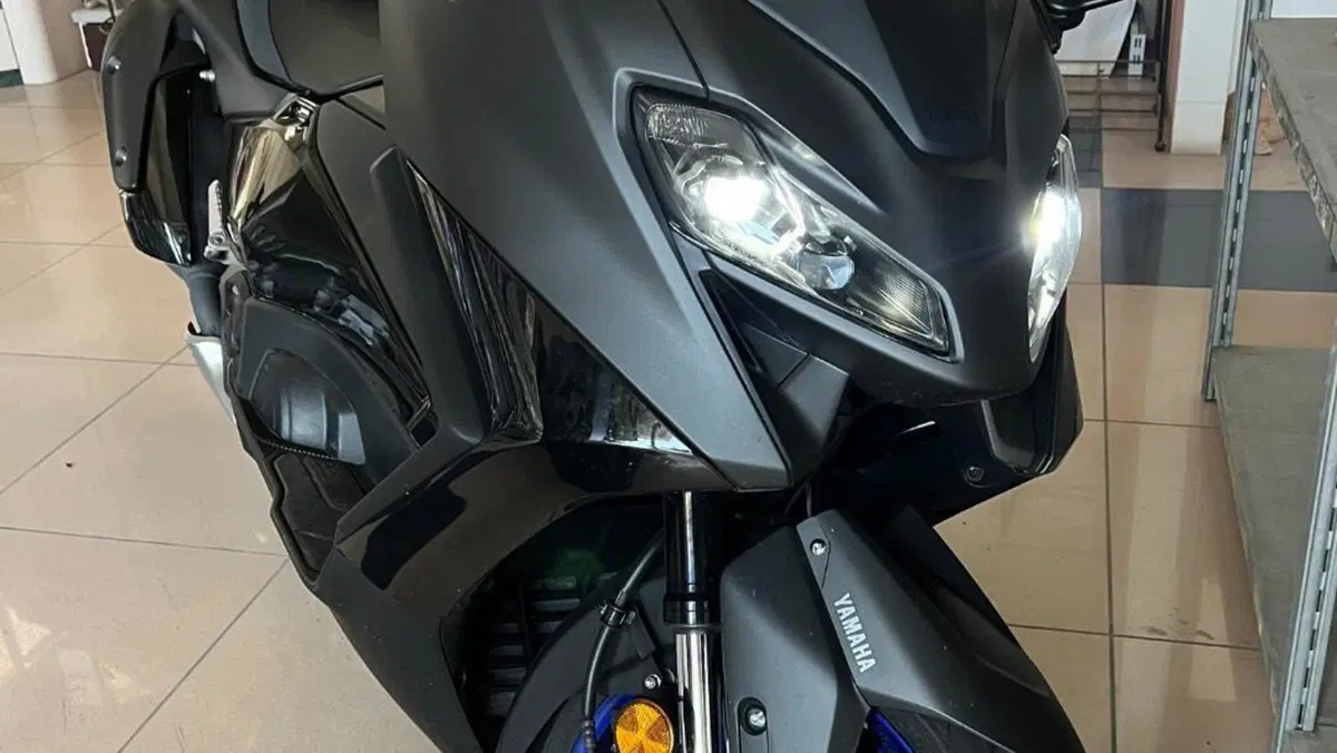 Yamaha T-Max 560 (2022 - 24)  (9)