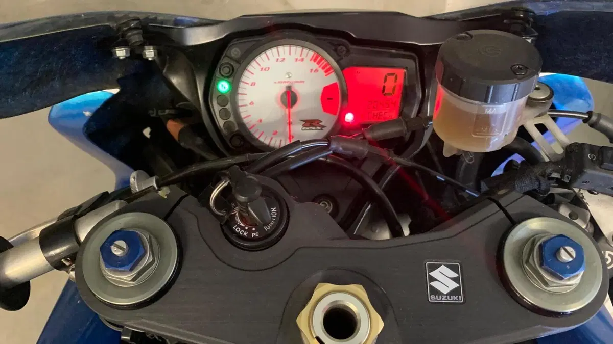 Suzuki GSX R 750 (2006 - 07)  (4)