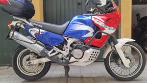 Honda Africa Twin XRV 750 (1996 - 02)  (3)
