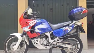 Honda Africa Twin XRV 750 (1996 - 02)  (8)