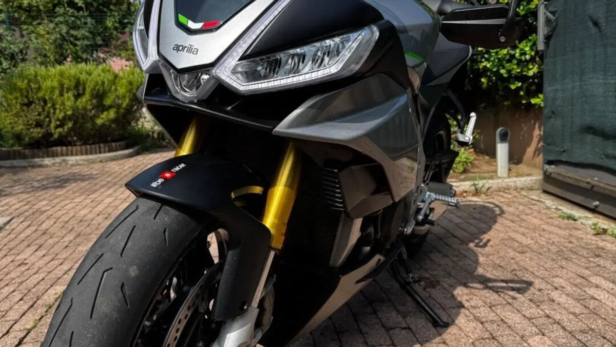 Aprilia Tuono V4 (2021 - 24)  (2)
