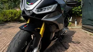 Aprilia Tuono V4 (2021 - 24)  (2)
