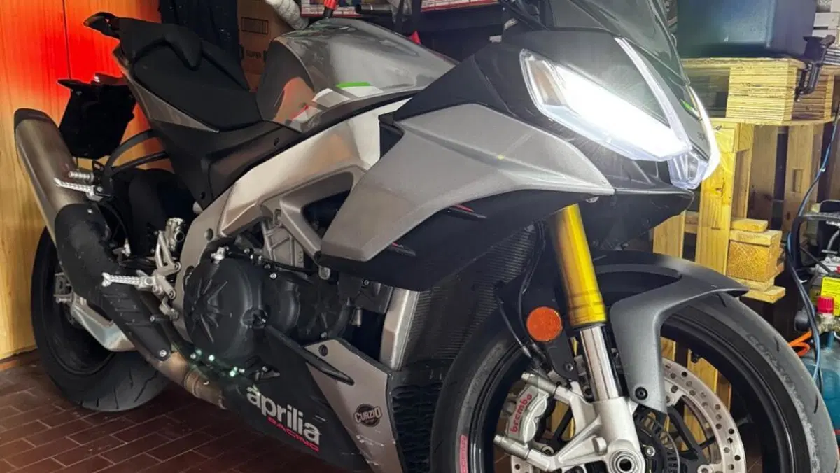 Aprilia Tuono V4 (2021 - 24)  (10)