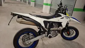 Suzuki DR-Z4SM (2025 - 26)  (4)