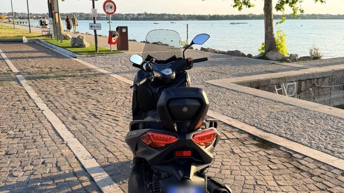 Yamaha X-Max 300 (2021 - 24)  (7)