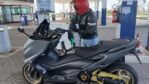 Yamaha T-Max 560 Tech Max (2022 - 24)  (3)