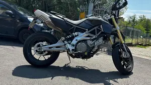 Aprilia Dorsoduro 750 (2009 - 14)  (3)