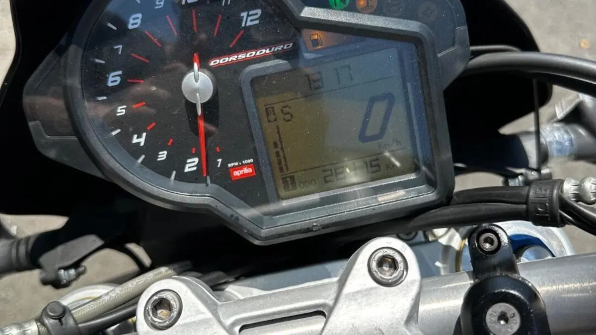 Aprilia Dorsoduro 750 (2009 - 14)  (7)